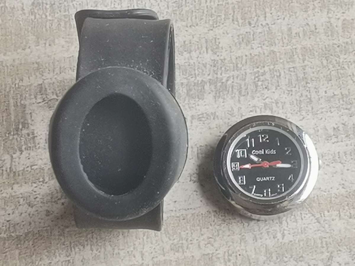 COOL KIDS UNISEX KIDDIES WATCH IN EXCELLENT WORKING CONDITION