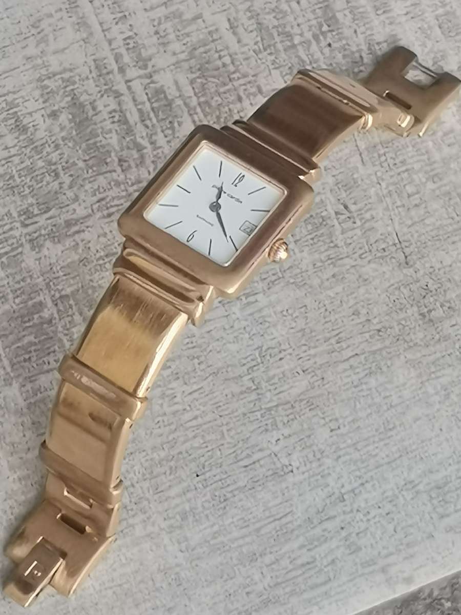 LADIES STUNNING PIERRE CARDIN SWISS MADE GOLD WATCH IN EXCELLENT WORKING CONDITION