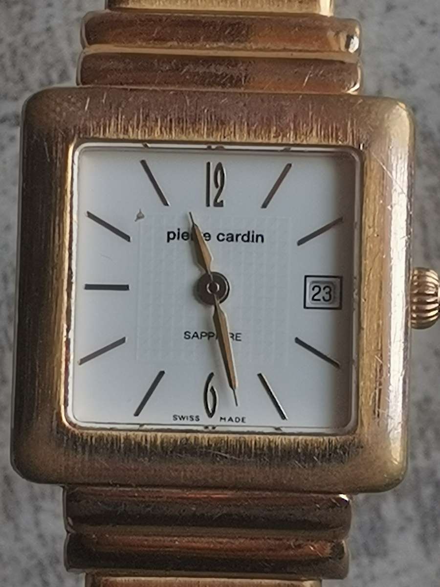 LADIES STUNNING PIERRE CARDIN SWISS MADE GOLD WATCH IN EXCELLENT WORKING CONDITION