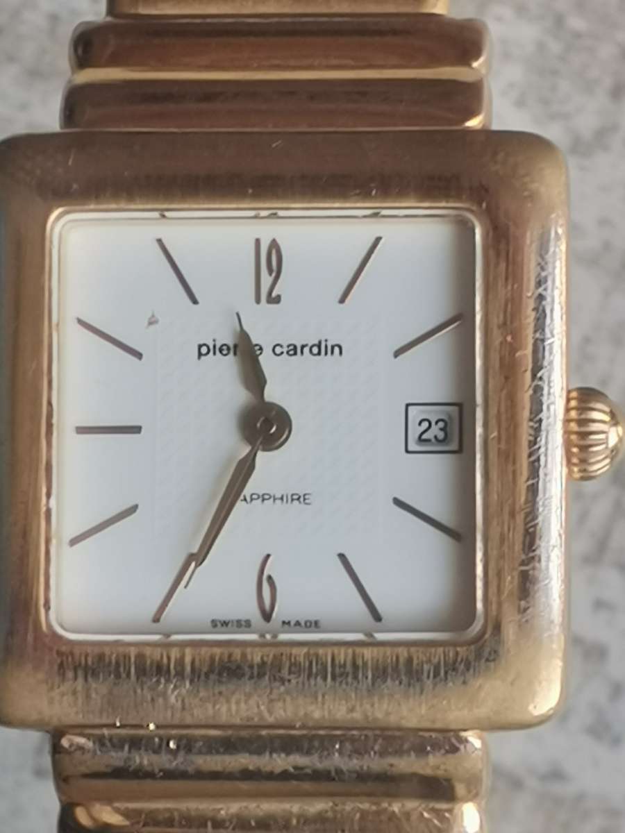 LADIES STUNNING PIERRE CARDIN SWISS MADE GOLD WATCH IN EXCELLENT WORKING CONDITION