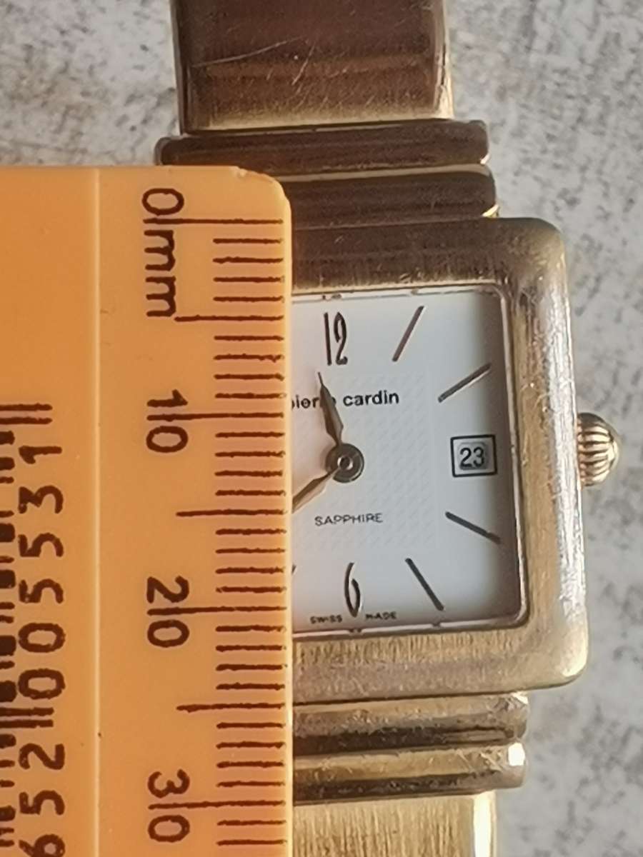 LADIES STUNNING PIERRE CARDIN SWISS MADE GOLD WATCH IN EXCELLENT WORKING CONDITION