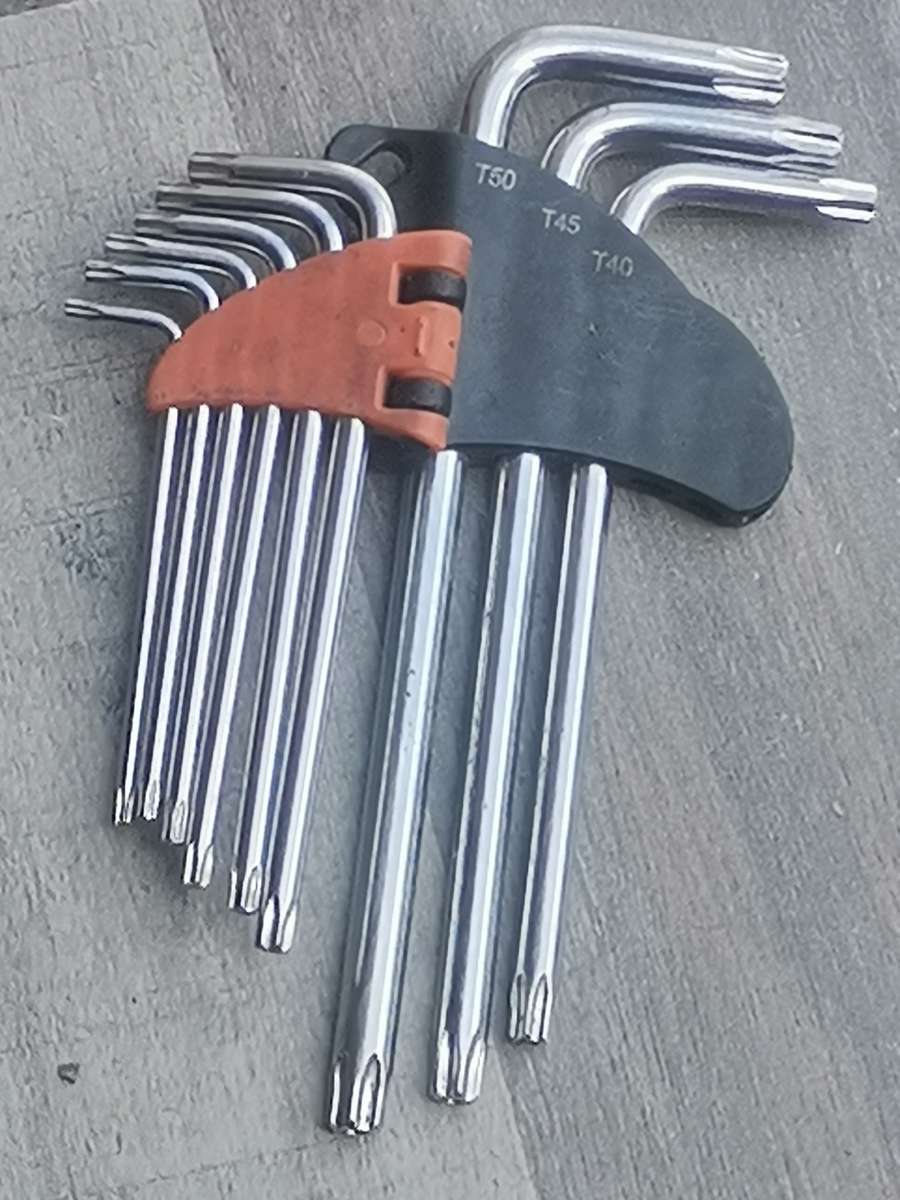 NEW SHIND 9 PIECE SPLINE/WRENCH SET