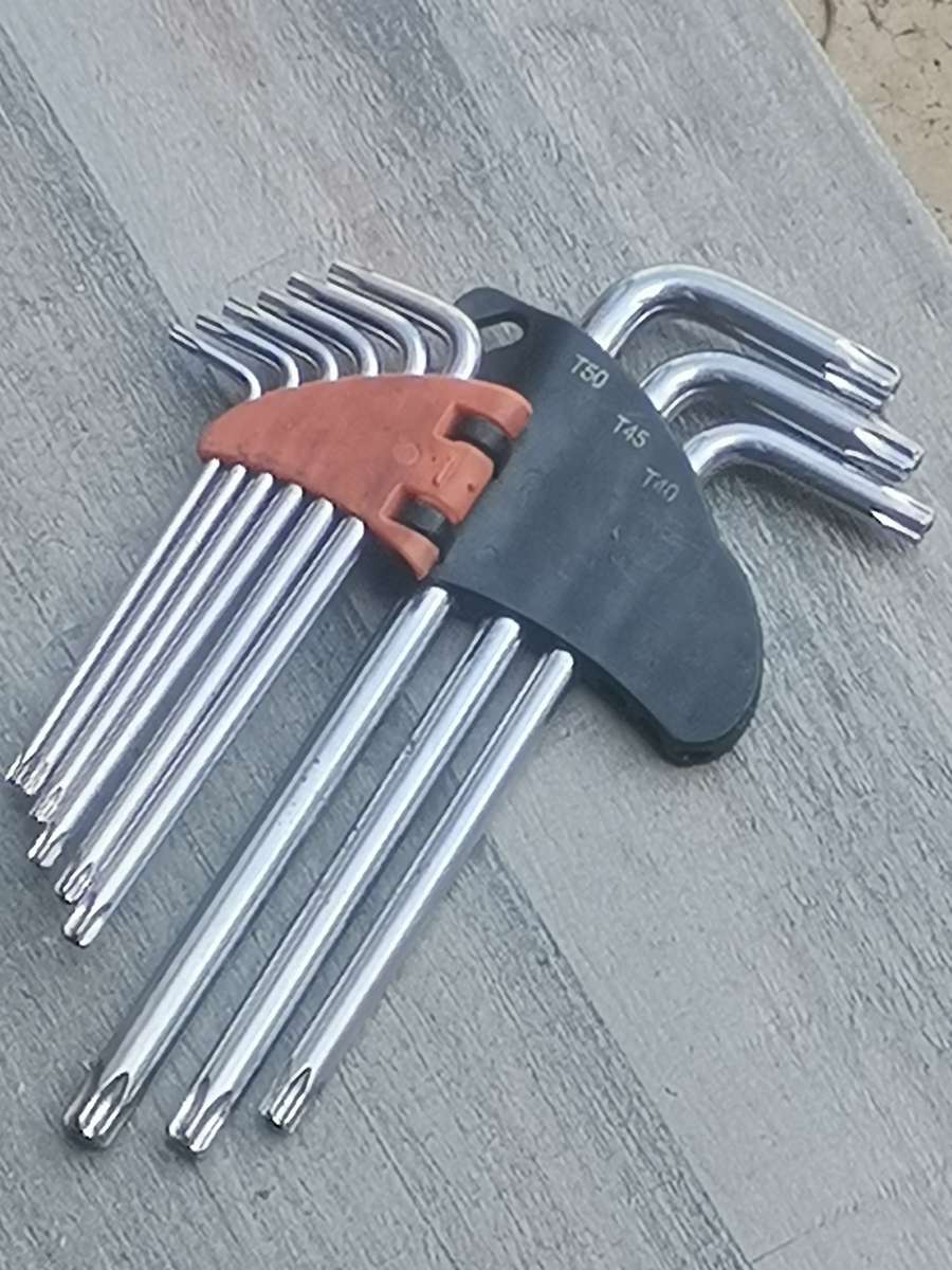 NEW SHIND 9 PIECE SPLINE/WRENCH SET