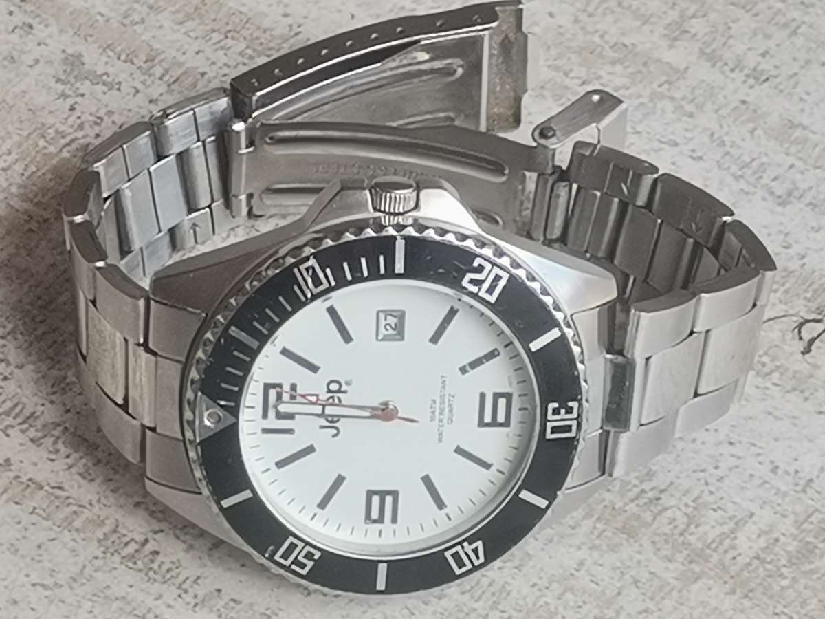 MENS JEEP WATCH WITH HUGE 40MM DIAL IN EXCELLENT WORKING CONDITION