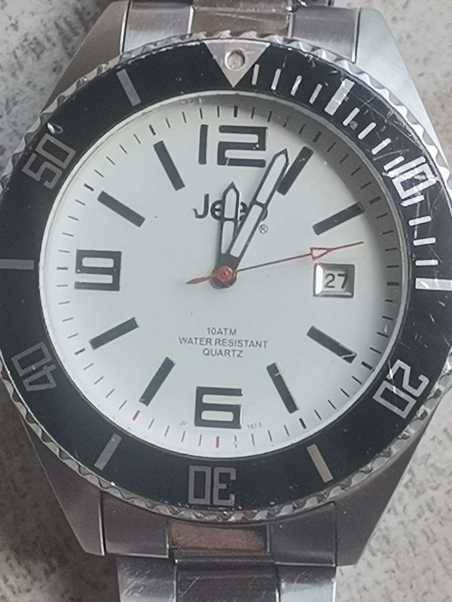 MENS JEEP WATCH WITH HUGE 40MM DIAL IN EXCELLENT WORKING CONDITION