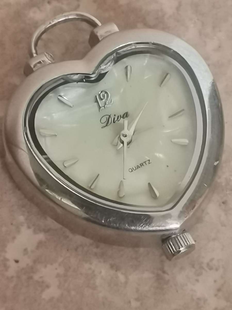 ELEGANT LADIES WATCH PENDANT SET IN EXCELLENT WORKING CONDITION - BIDDING FOR BOTH