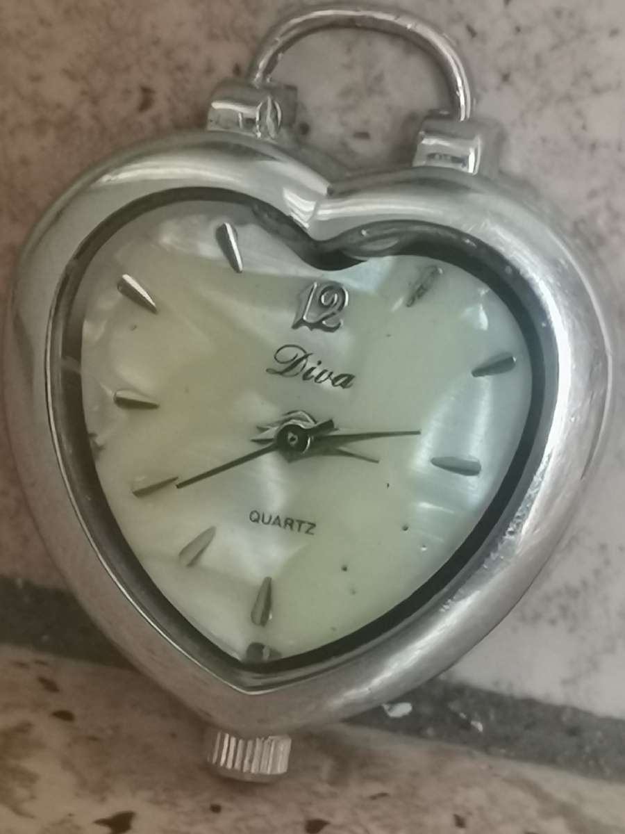 ELEGANT LADIES WATCH PENDANT SET IN EXCELLENT WORKING CONDITION - BIDDING FOR BOTH