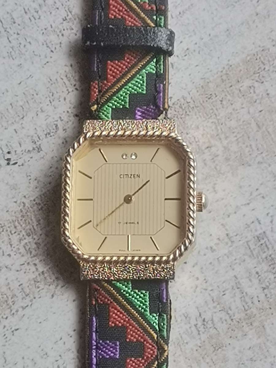 LADIES CITIZEN 17 JEWELS GOLD WATCH