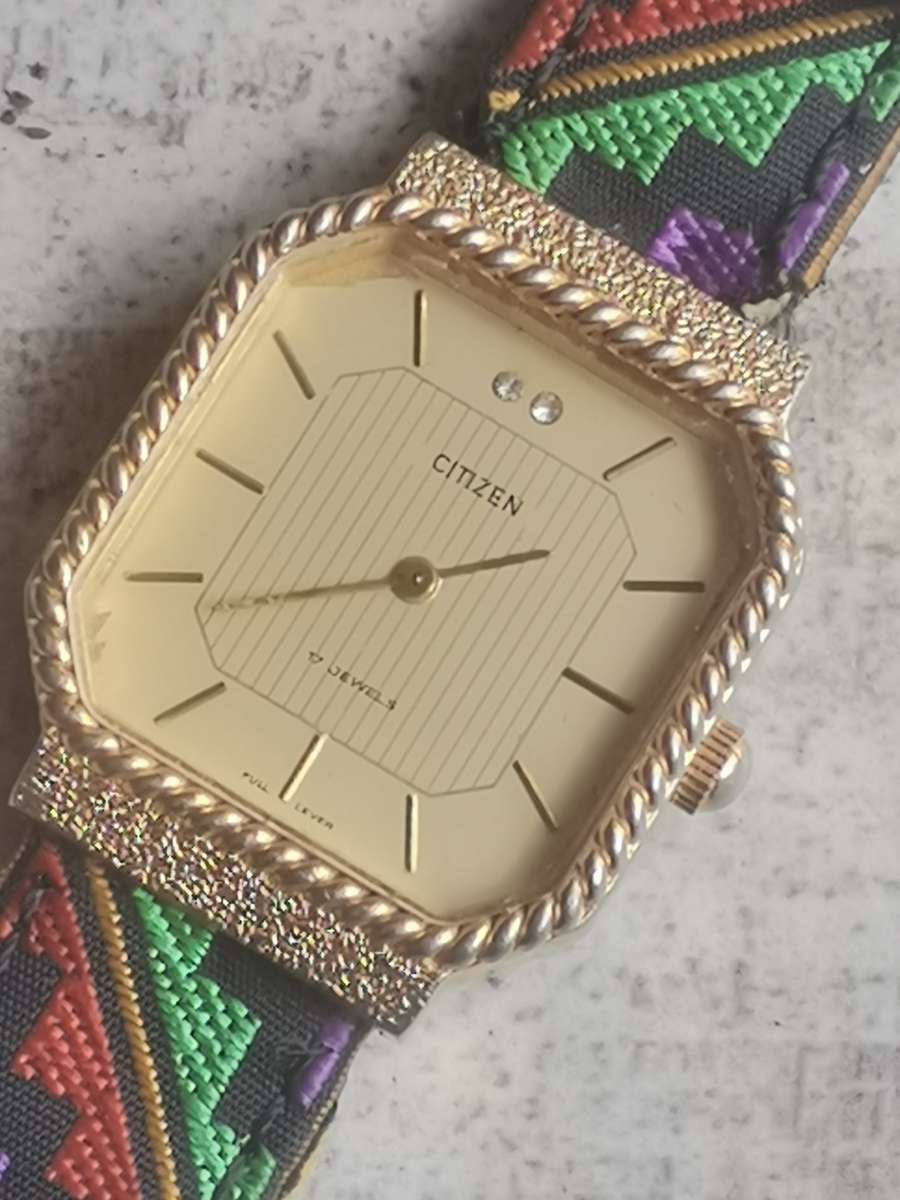 LADIES CITIZEN 17 JEWELS GOLD WATCH