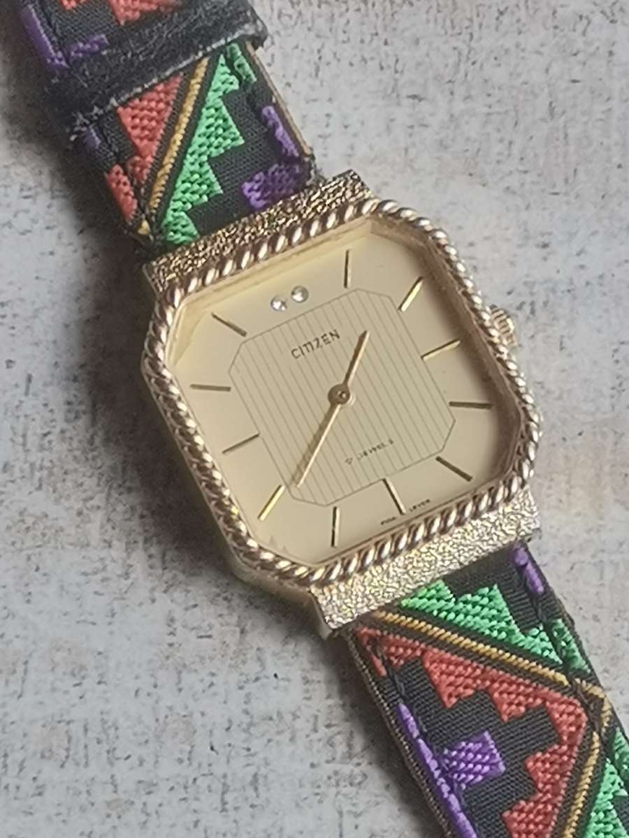LADIES CITIZEN 17 JEWELS GOLD WATCH