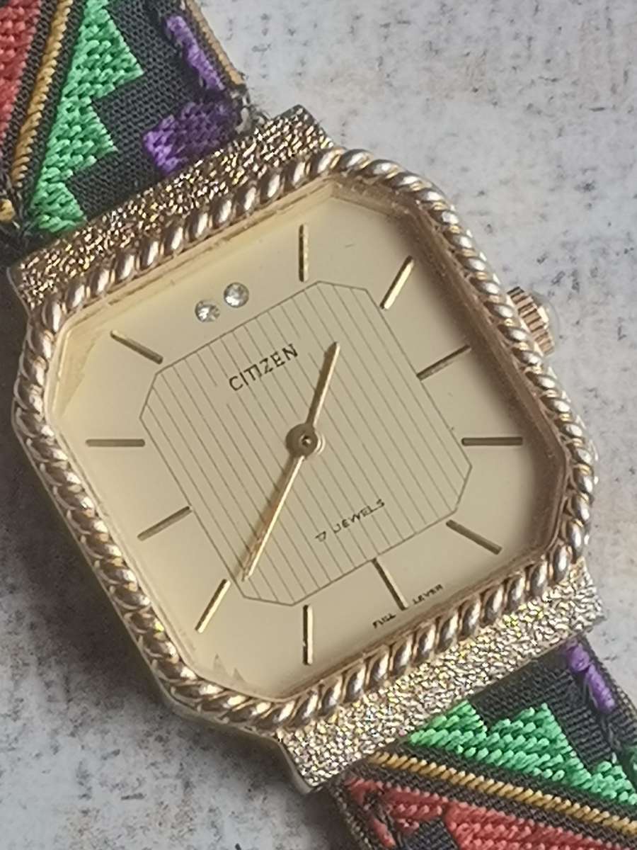 LADIES CITIZEN 17 JEWELS GOLD WATCH