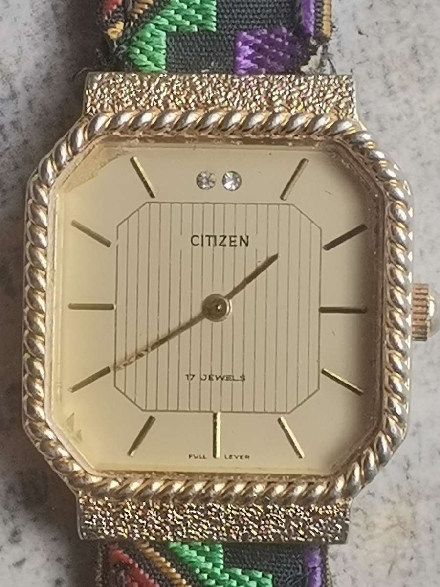 LADIES CITIZEN 17 JEWELS GOLD WATCH