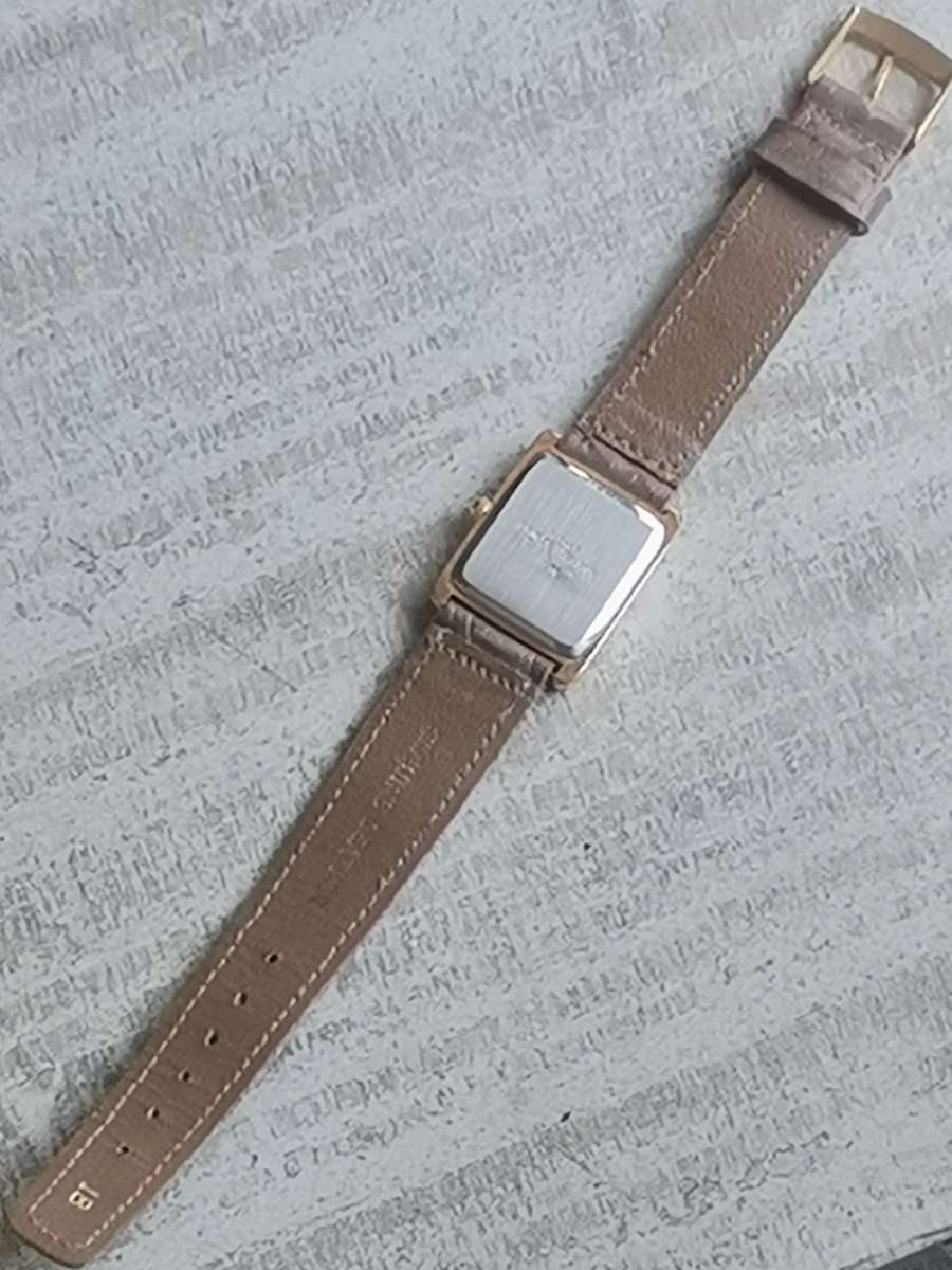 STUNNING LADIES TEMPO GOLD PLATED WATCH IN EXCELLENT WORKING CONDITION