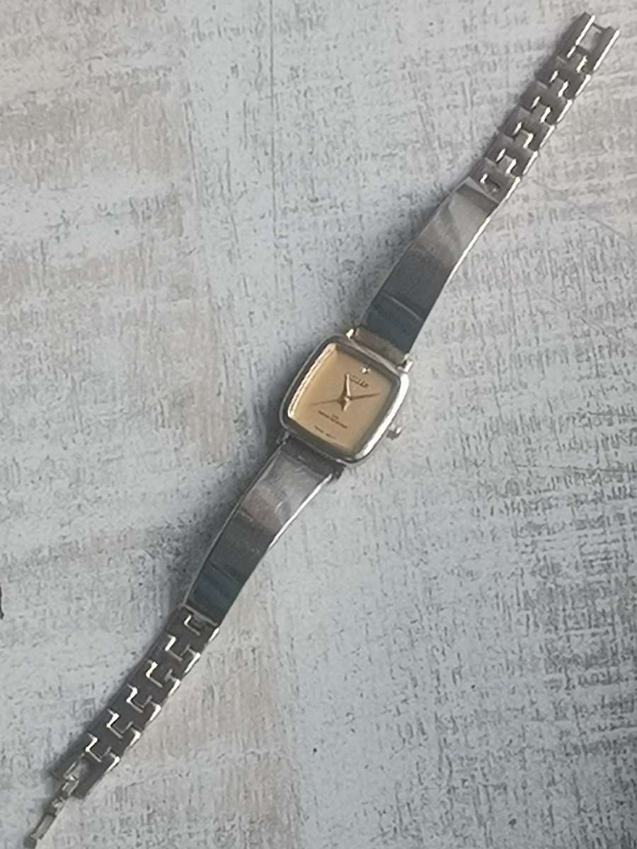 STUNNING LADIES CITIZEN WATCH IN EXCELLENT WORKING CONDITION