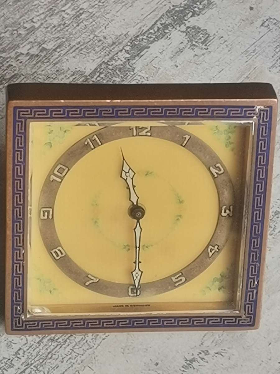 VINTAGE KIENZLE 8 DAY DESK CLOCK IN EXCELLENT WORKING CONDITION