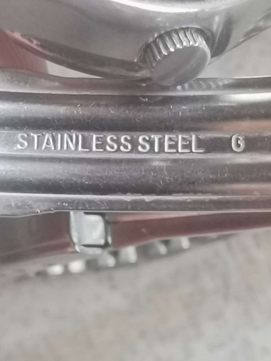 LADIES SEIKO 5 AUTOMATIC WATCH WITH DAY/DATE FUNCTION - WORKS WELL BUT NEED SERVICE