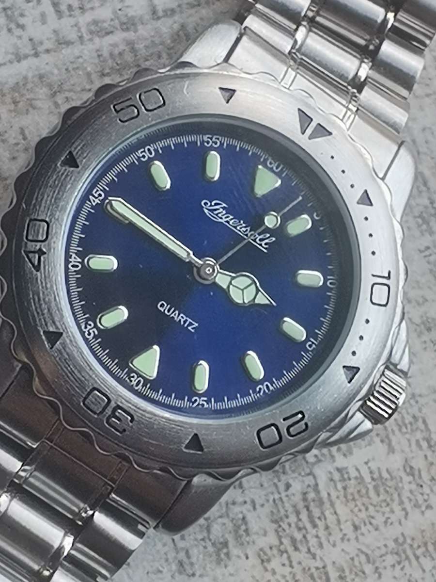INGERSOL MENS WATCH WITH ROTATING BEZEL IN EXCELLENT WORKING CONDITION