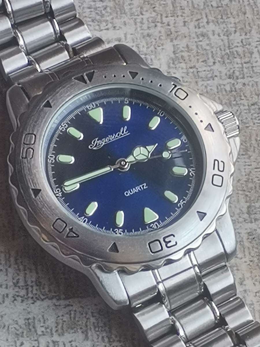 INGERSOL MENS WATCH WITH ROTATING BEZEL IN EXCELLENT WORKING CONDITION