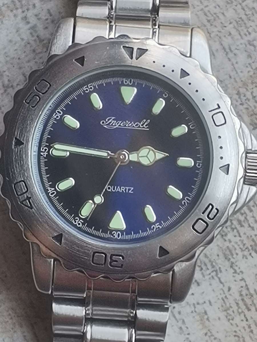 INGERSOL MENS WATCH WITH ROTATING BEZEL IN EXCELLENT WORKING CONDITION