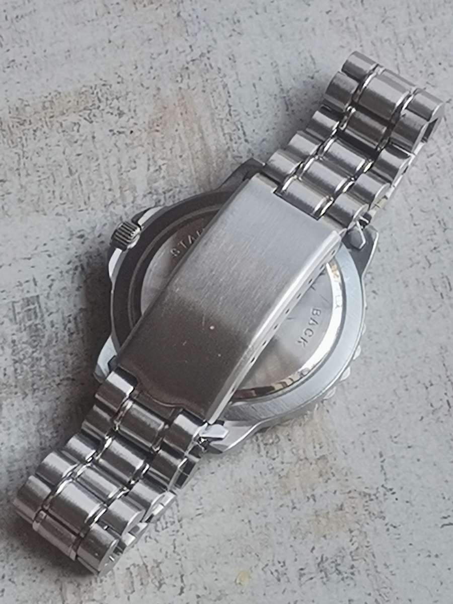 INGERSOL MENS WATCH WITH ROTATING BEZEL IN EXCELLENT WORKING CONDITION