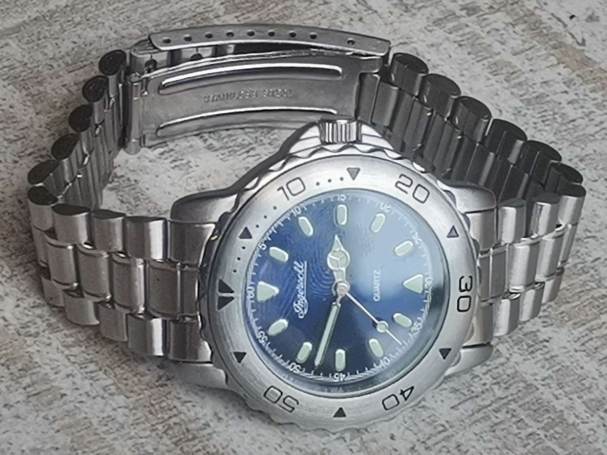 INGERSOL MENS WATCH WITH ROTATING BEZEL IN EXCELLENT WORKING CONDITION