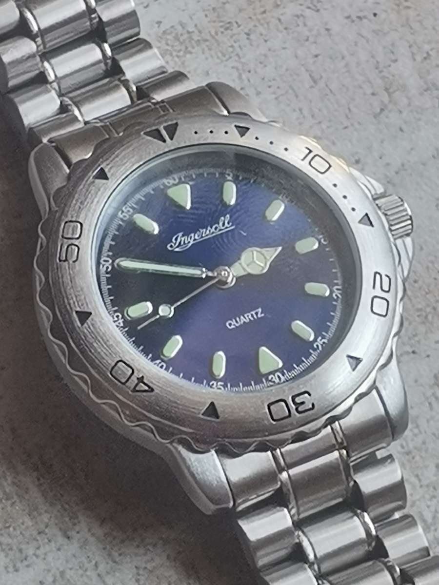 INGERSOL MENS WATCH WITH ROTATING BEZEL IN EXCELLENT WORKING CONDITION