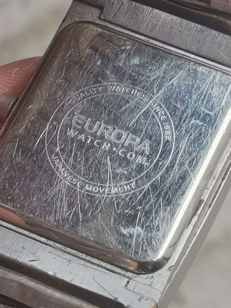 MENS STAINLESS STEEL WATCH IN EXCELLENT WORKING CONDITION