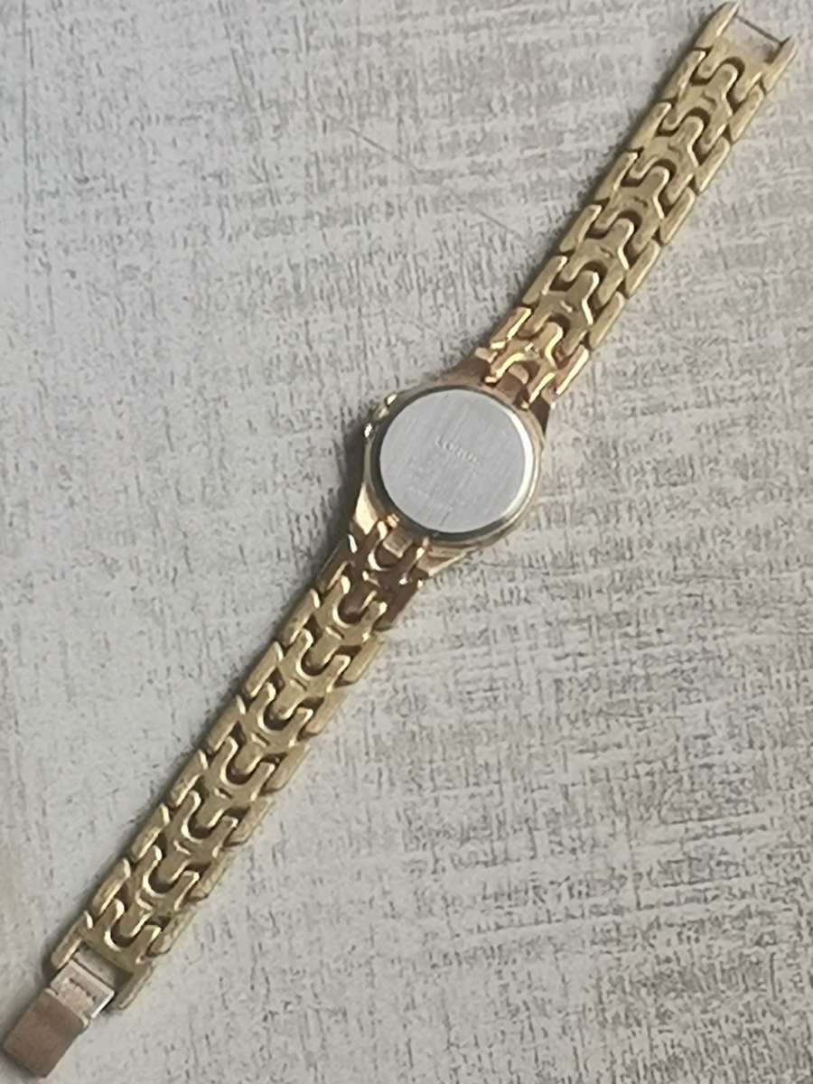LADIES LORUS GOLD PLATED WATCH IN EXCELLENT WORKING CONDITION