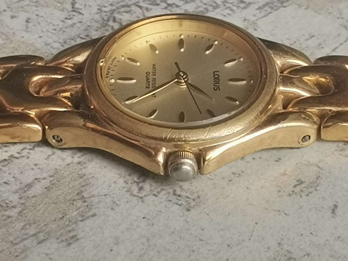 LADIES LORUS GOLD PLATED WATCH IN EXCELLENT WORKING CONDITION
