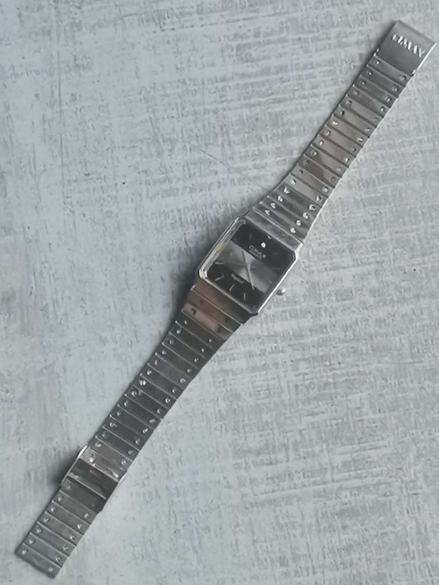 VINTAGE OMAX MENS WATCH IN EXCELLENT WORKING CONDITION