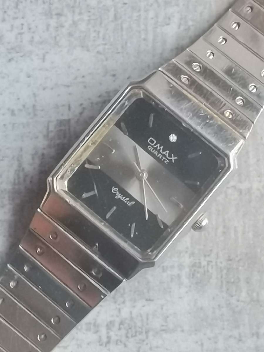 VINTAGE OMAX MENS WATCH IN EXCELLENT WORKING CONDITION