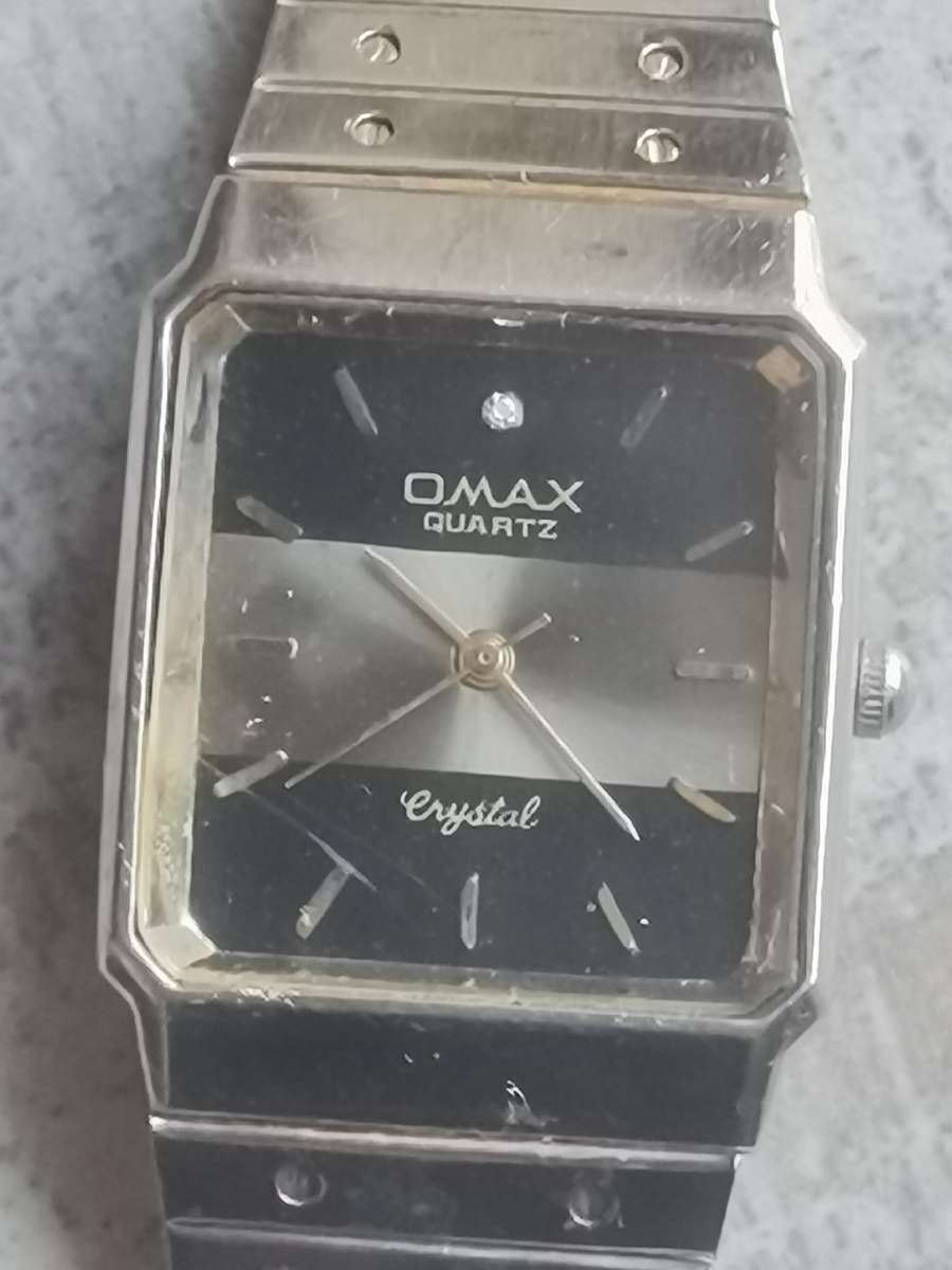 VINTAGE OMAX MENS WATCH IN EXCELLENT WORKING CONDITION