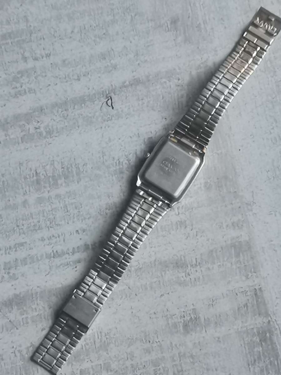 VINTAGE OMAX MENS WATCH IN EXCELLENT WORKING CONDITION