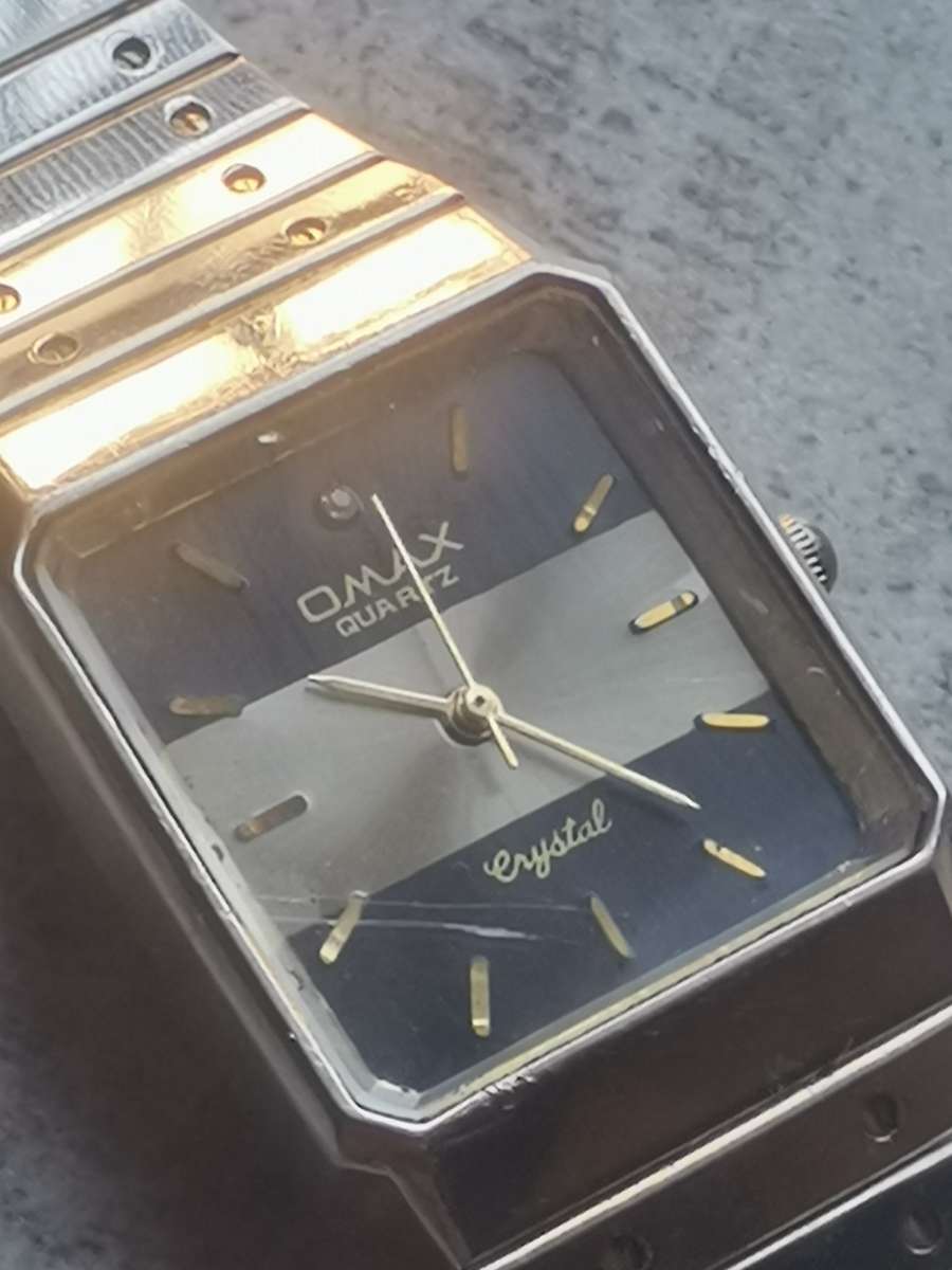 VINTAGE OMAX MENS WATCH IN EXCELLENT WORKING CONDITION