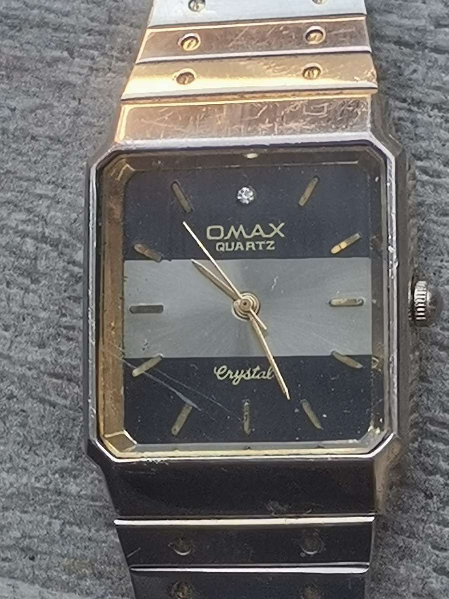 VINTAGE OMAX MENS WATCH IN EXCELLENT WORKING CONDITION