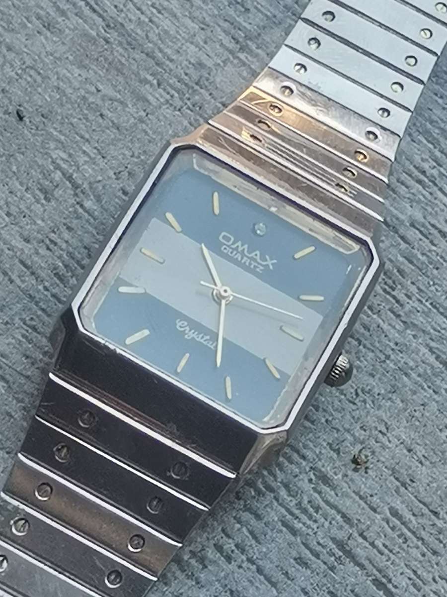 VINTAGE OMAX MENS WATCH IN EXCELLENT WORKING CONDITION
