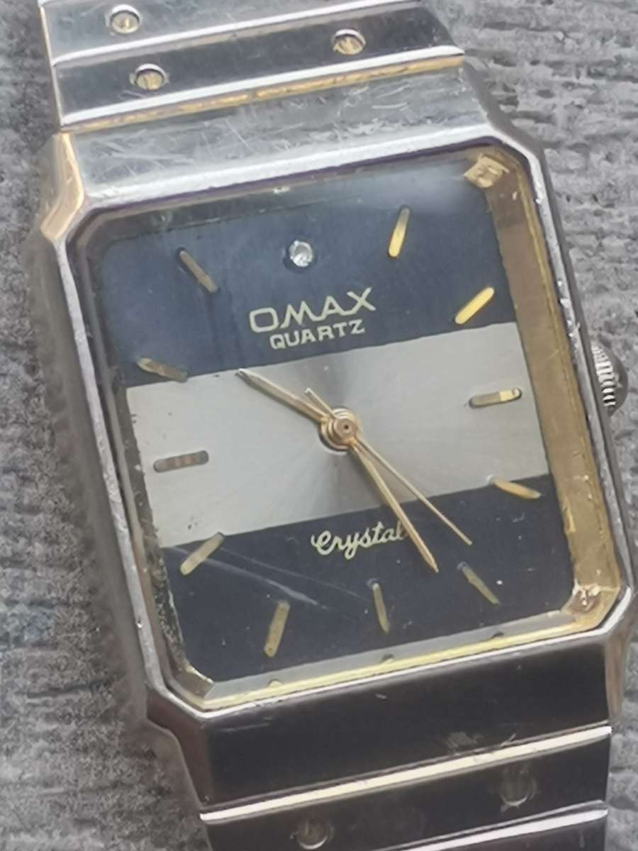 VINTAGE OMAX MENS WATCH IN EXCELLENT WORKING CONDITION