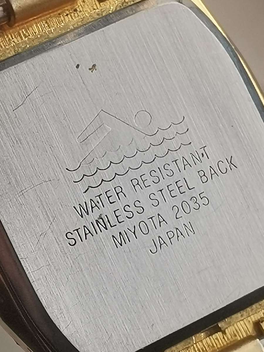 MENS GOLD QUARTZ WATCH IN EXCELLENT WORKING CONDITION