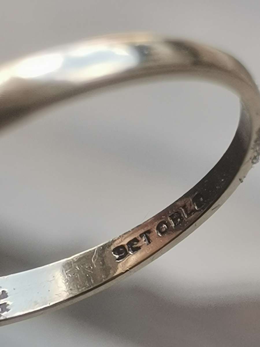 LADIES 9CT GOLD DIAMOND AND RUBY RING