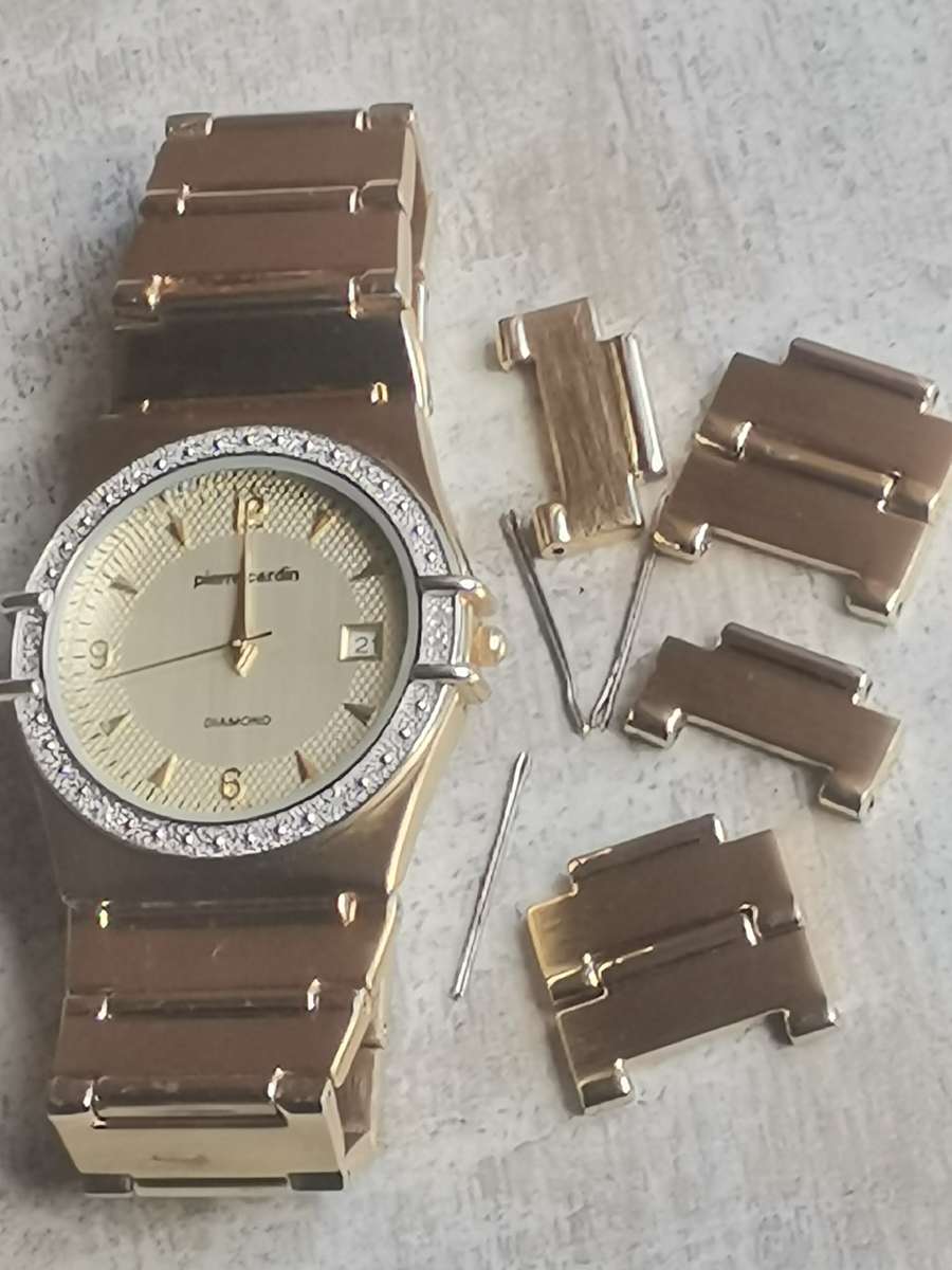 MENS PIERRE CARDIN DIAMOND WATCH IN EXCELLENT WORKING CONDITION