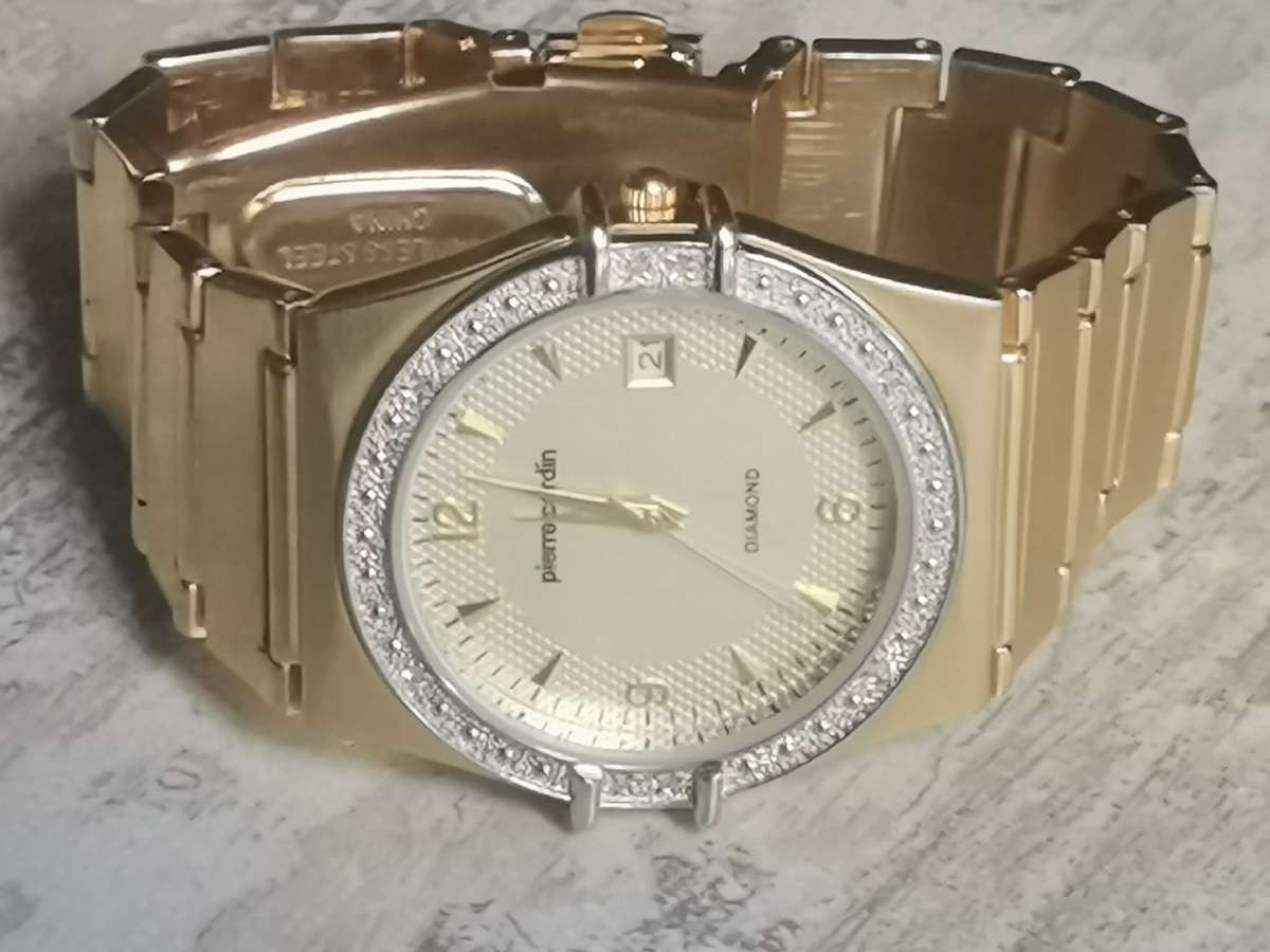 MENS PIERRE CARDIN DIAMOND WATCH IN EXCELLENT WORKING CONDITION