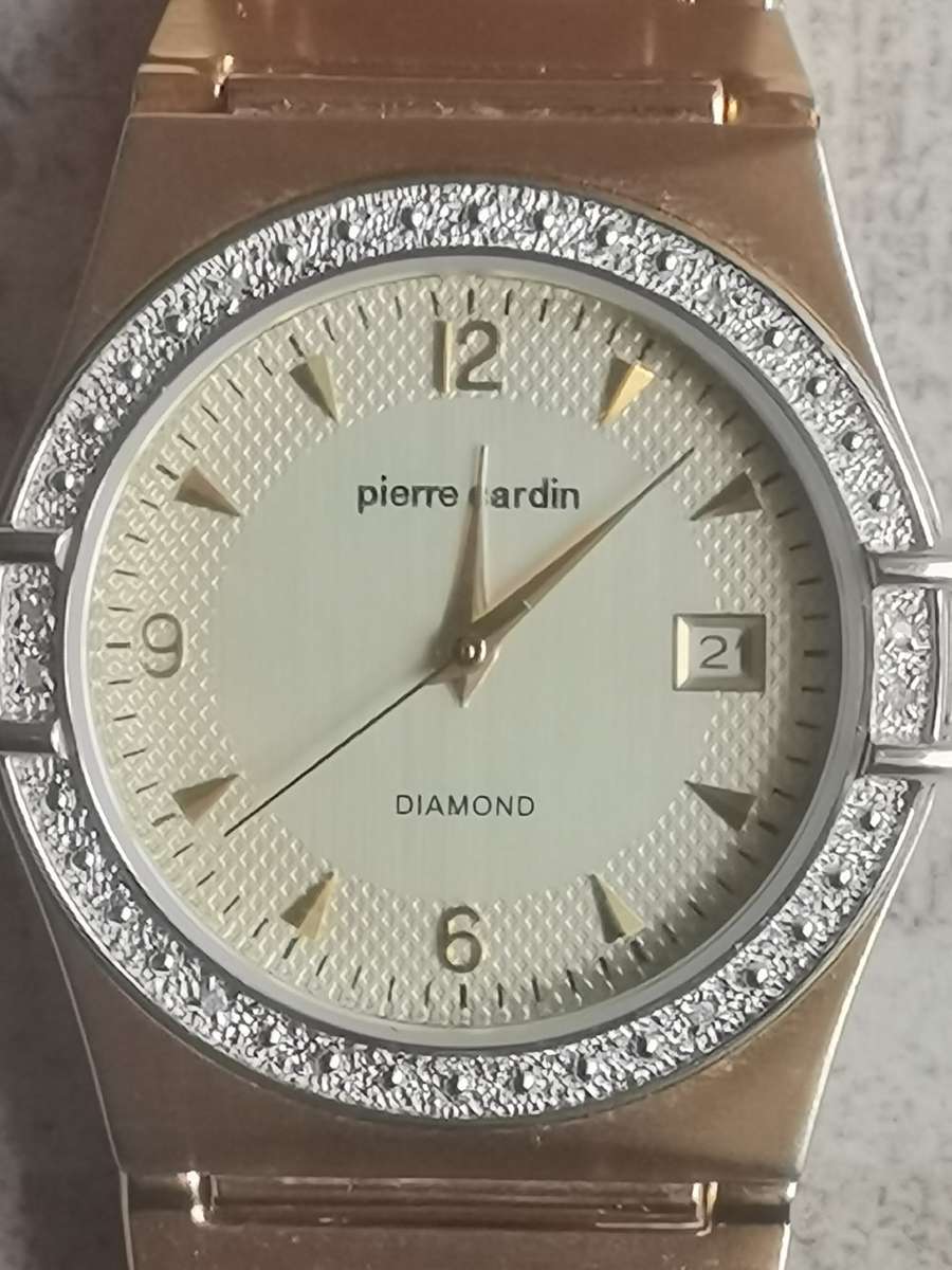 MENS PIERRE CARDIN DIAMOND WATCH IN EXCELLENT WORKING CONDITION