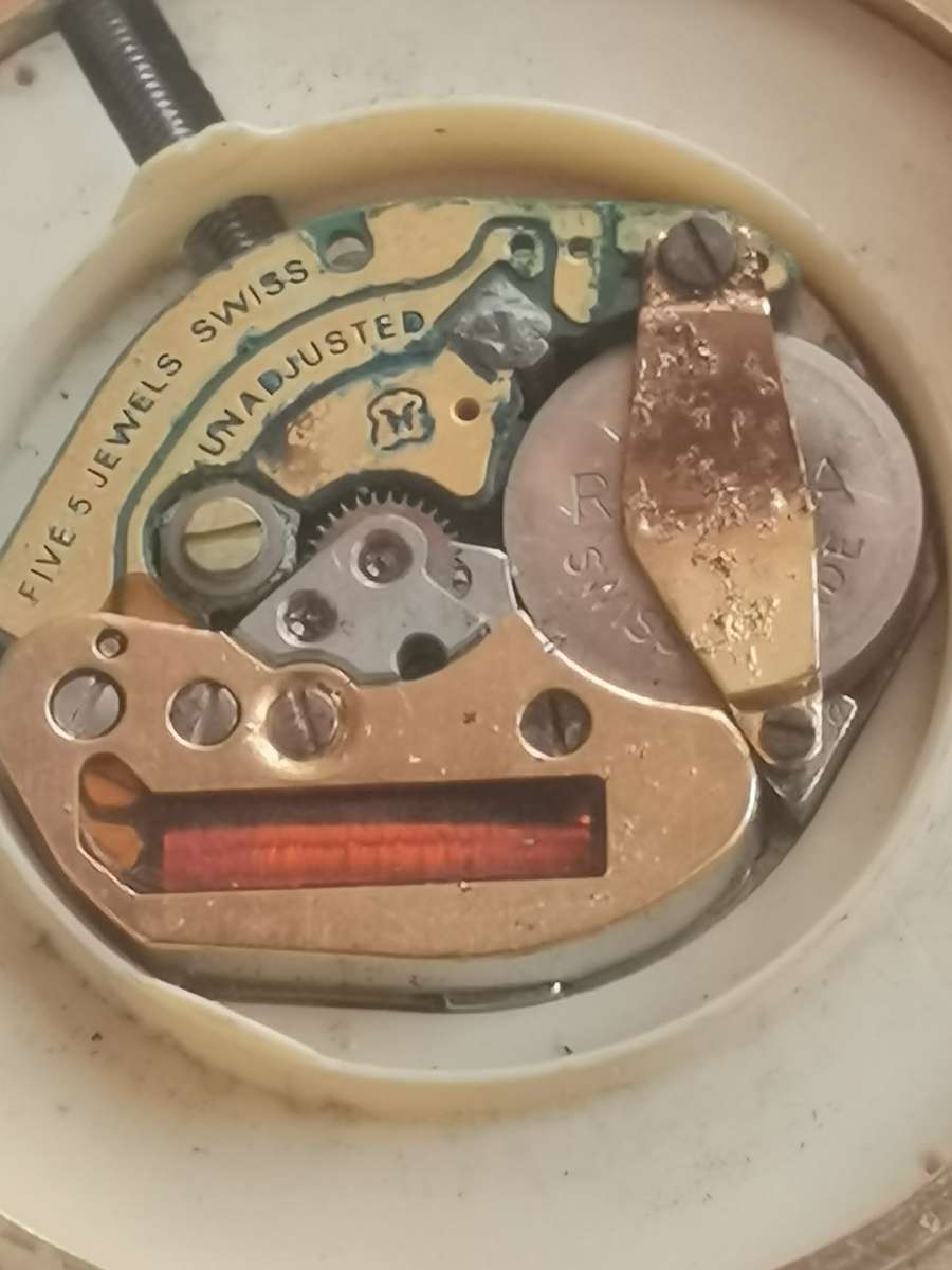 VINTAGE MENS GOLD LANCO GENEVE SWISS MADE QUARTZ WATCH - UNTESTED SELLING AS IS