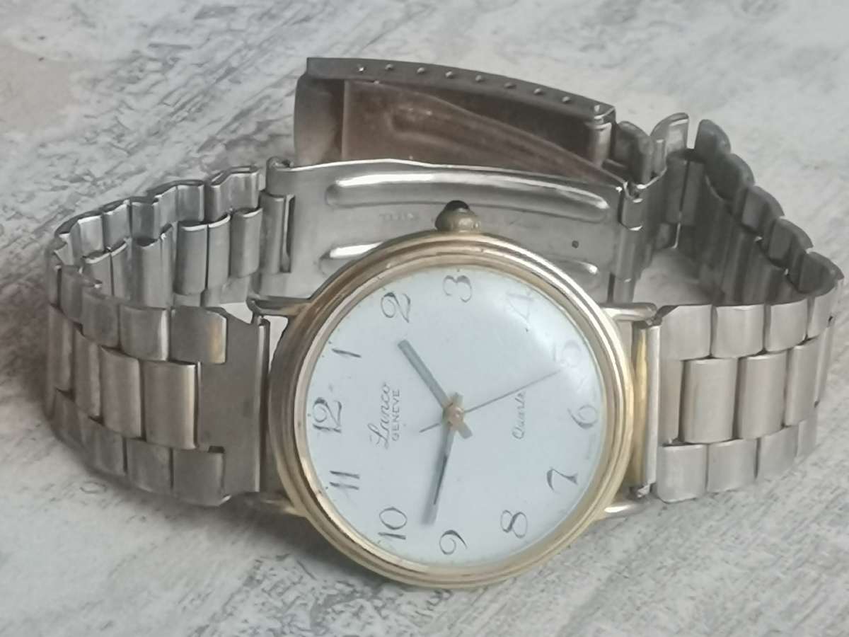 VINTAGE MENS GOLD LANCO GENEVE SWISS MADE QUARTZ WATCH - UNTESTED SELLING AS IS