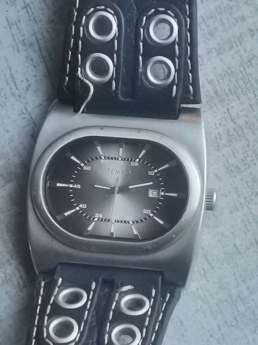 MENS TEMPO 45MM WATCH IN EXCELLENT WORKING CONDITION