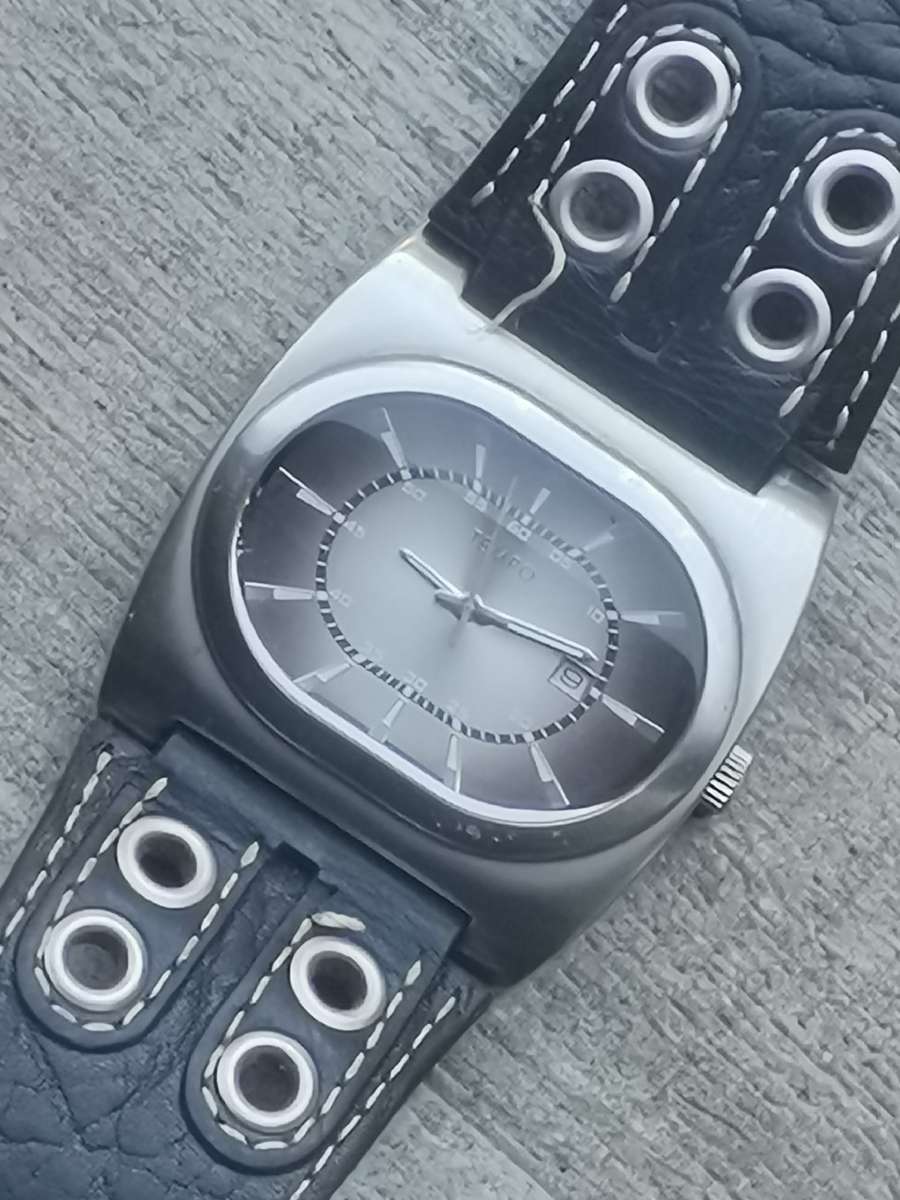 MENS TEMPO 45MM WATCH IN EXCELLENT WORKING CONDITION