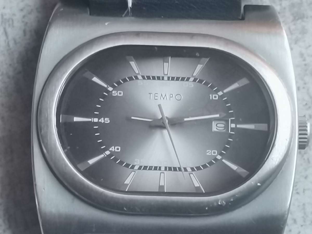 MENS TEMPO 45MM WATCH IN EXCELLENT WORKING CONDITION