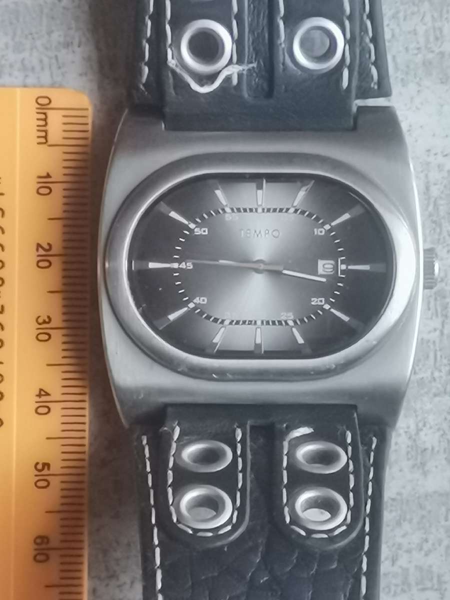 MENS TEMPO 45MM WATCH IN EXCELLENT WORKING CONDITION