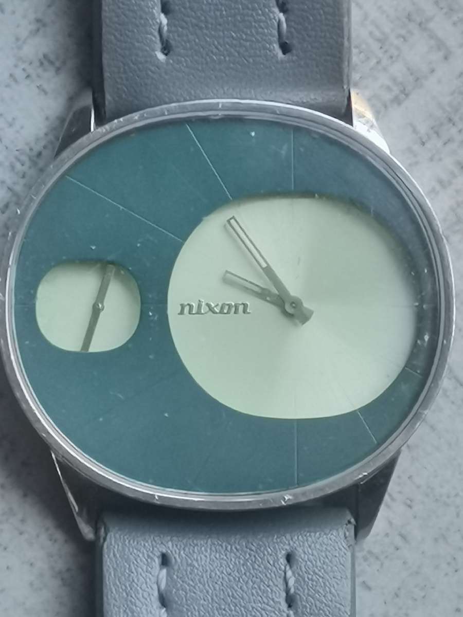 MENS NIXON STAR STRUCK WATCH IN EXCELLENT WORKING CONDITION
