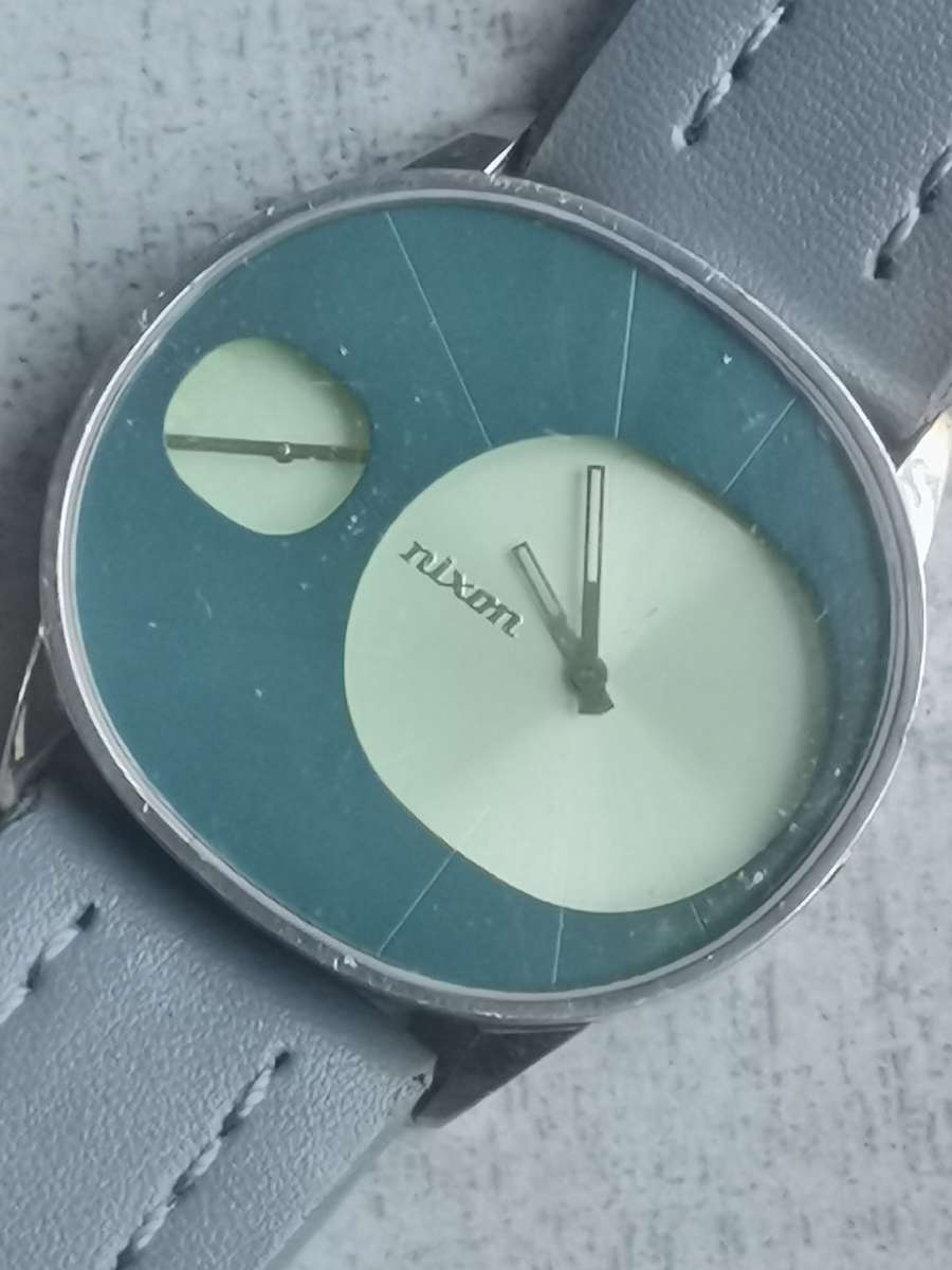 MENS NIXON STAR STRUCK WATCH IN EXCELLENT WORKING CONDITION
